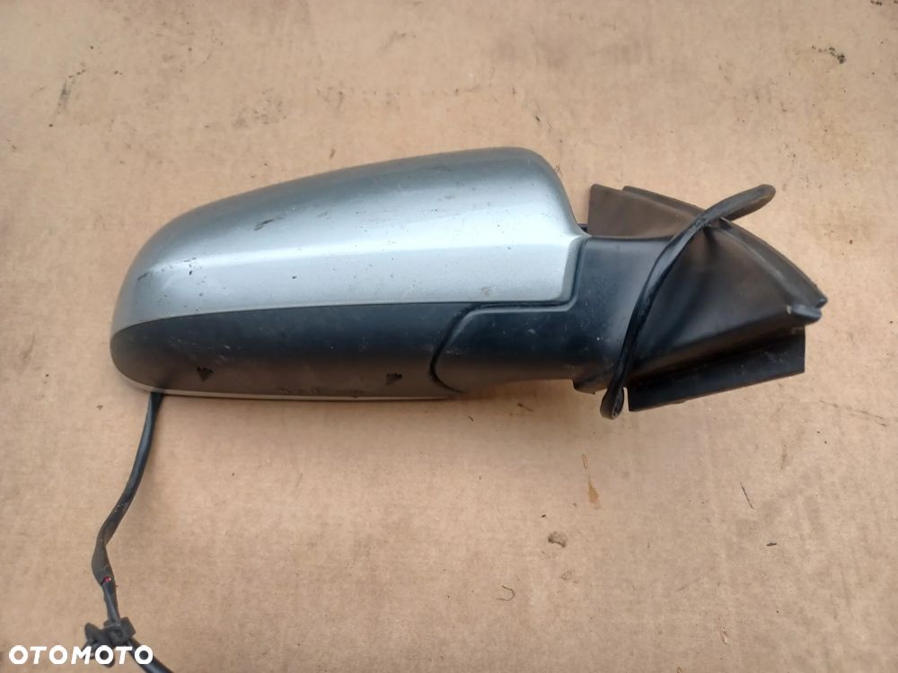 LUSTERKO PRAWE AUDI A4 B7 5PIN - 3