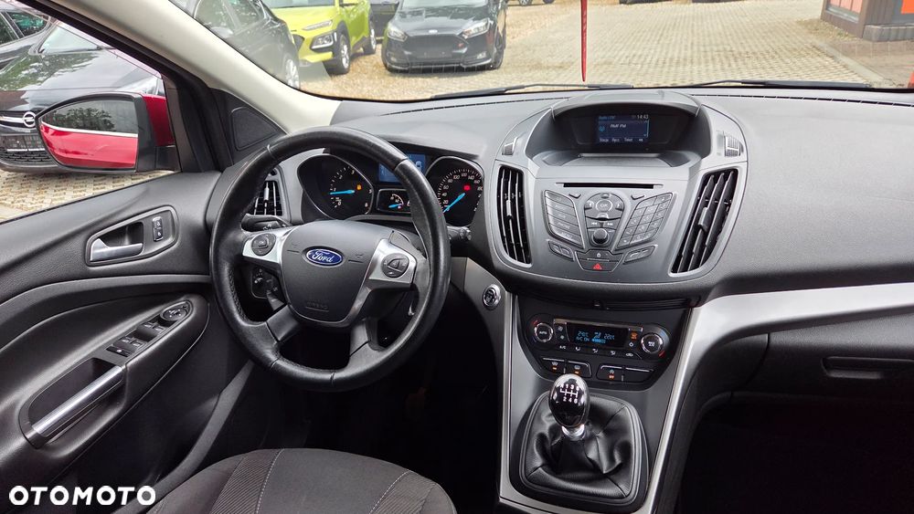 Ford Kuga 2.0 TDCi 2x4 Titanium - 6