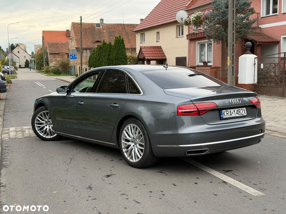 Audi A8 - 8
