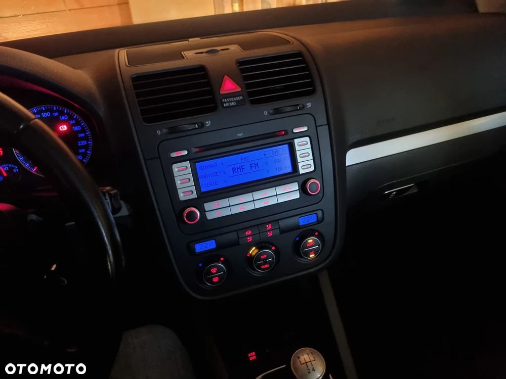 Volkswagen Golf - 20