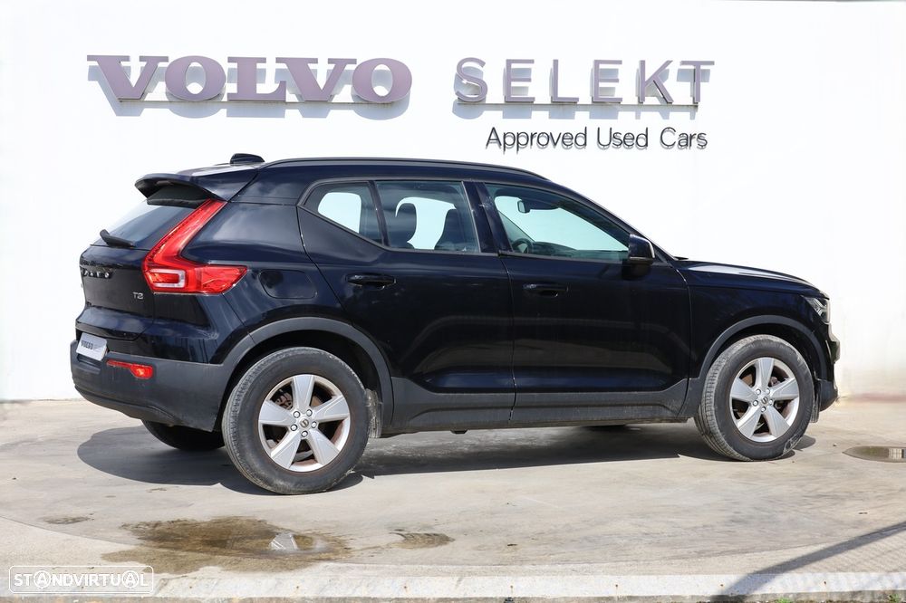 Volvo XC 40 1.5 T2 Momentum Core - 2