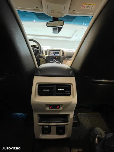 Ford Edge 2.0 TDCi Powershift Titanium - 16