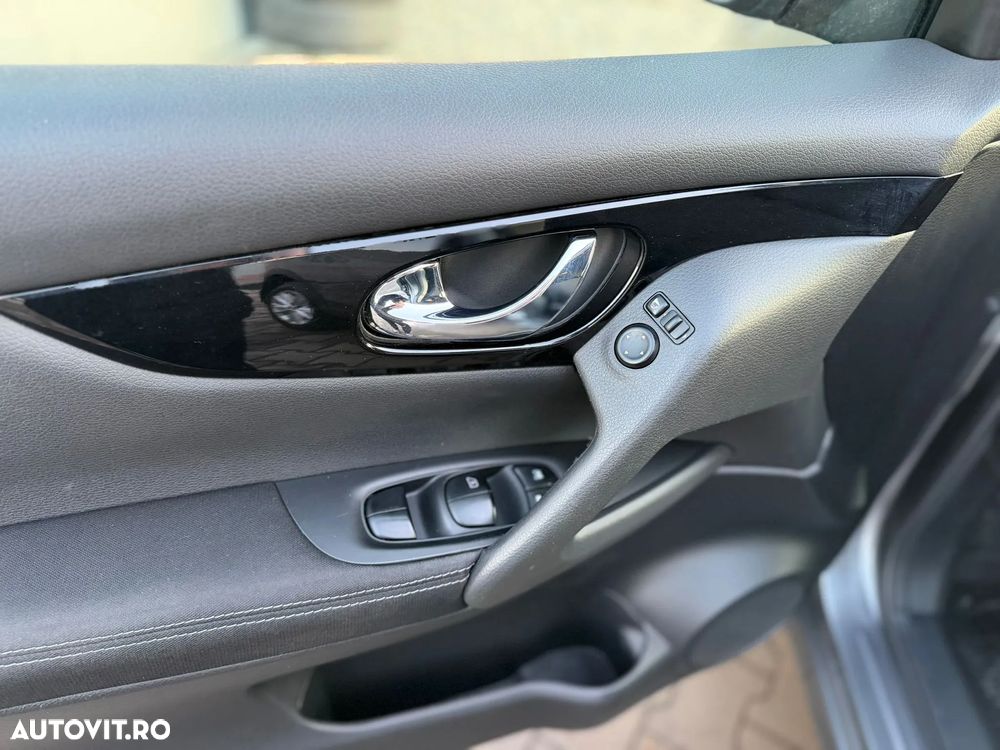 Nissan Qashqai 1.6 DCI Xtronic ACENTA - 20