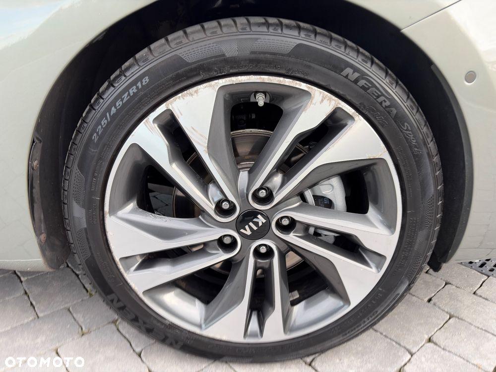 Kia Carens 1.7 CRDi Business Line 7os 7DCT - 39