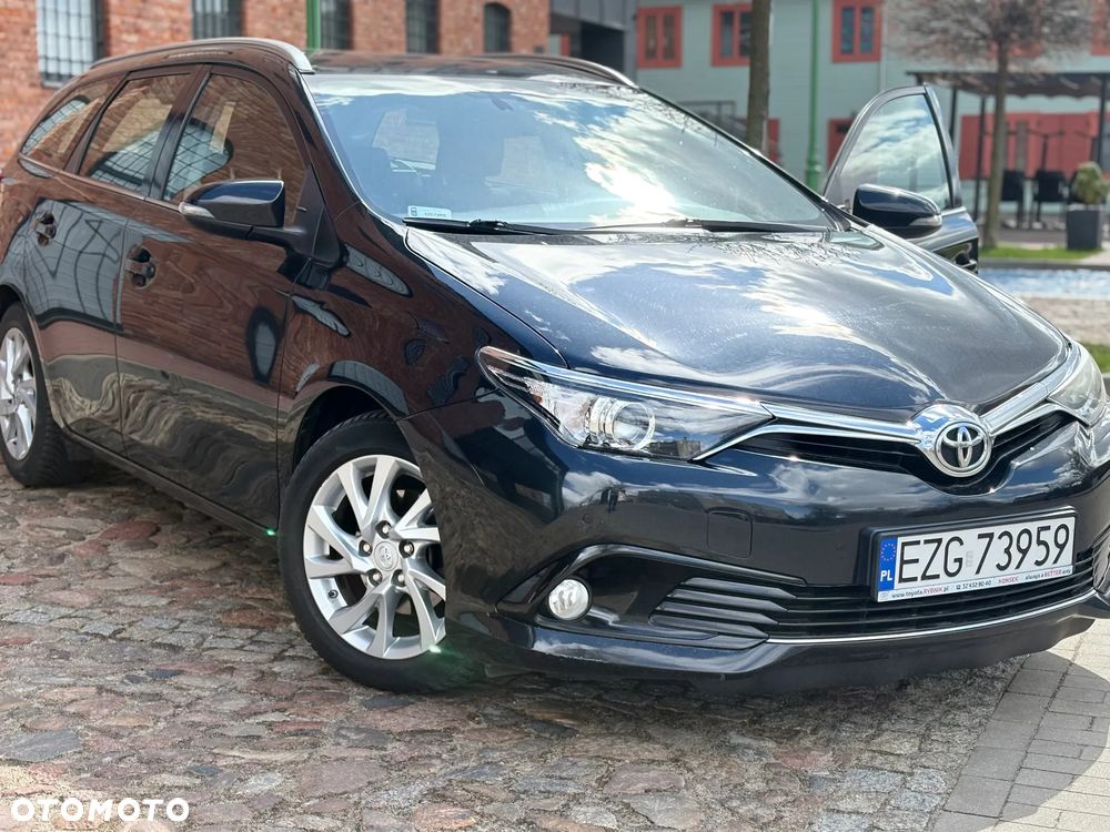 Toyota Auris 1.4 D-4D Premium Comfort - 3