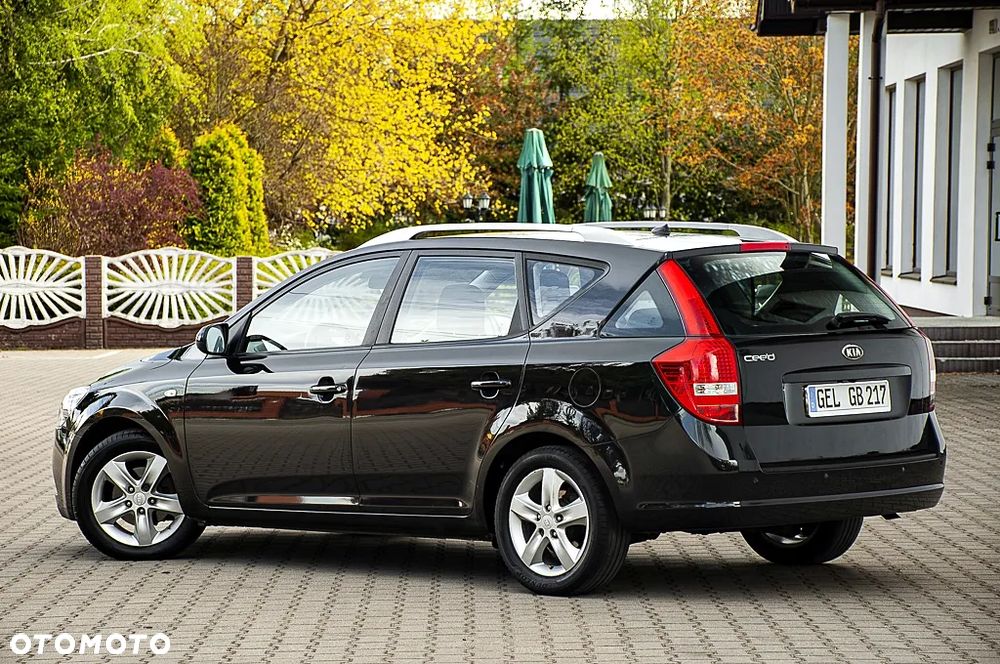 Kia Ceed 1.6 CVVT Dream-Team Edition - 18