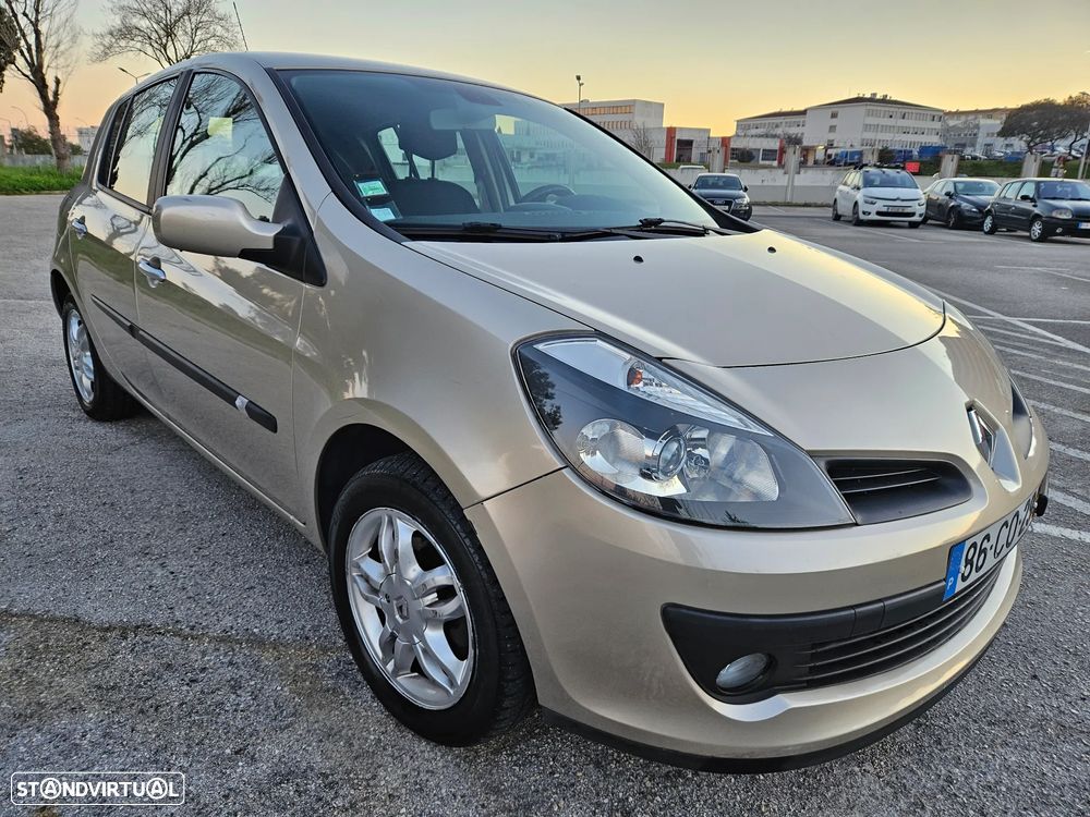 Renault Clio 1.2 16V Dynamique - 1