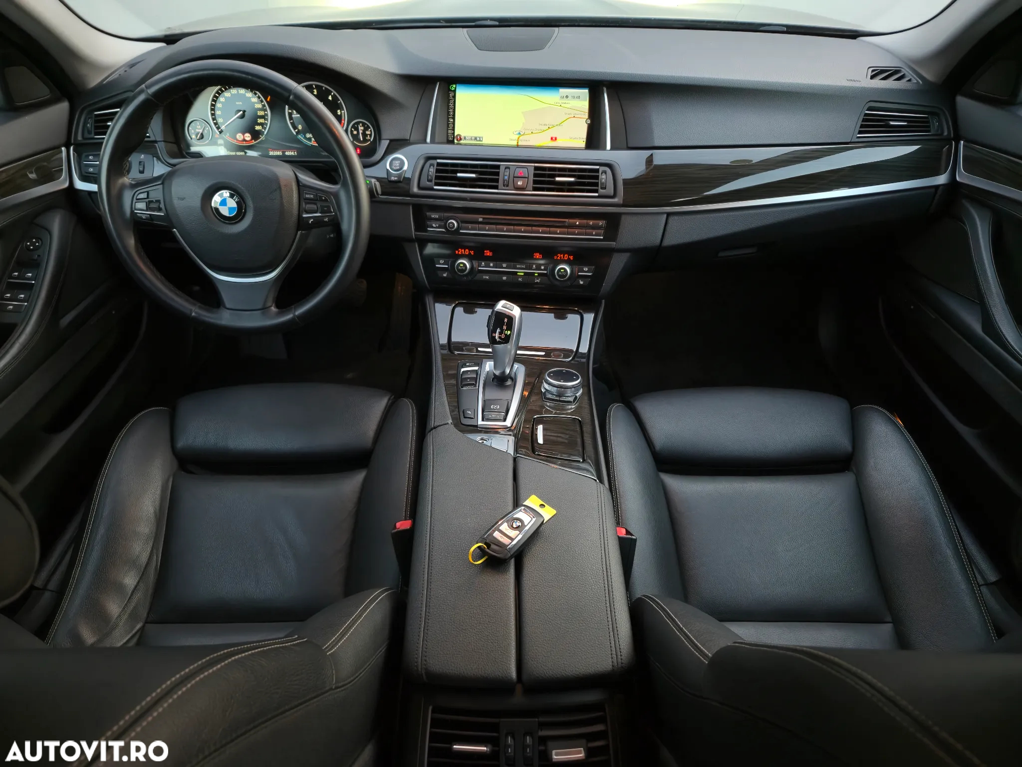 BMW Seria 5 525d Touring Sport-Aut. - 32