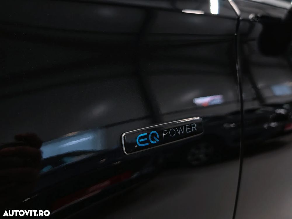 Mercedes-Benz A 250 e Sedan 8G-DCT - 24