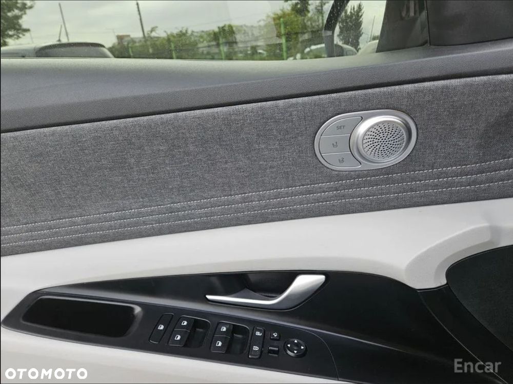 Hyundai Elantra - 19