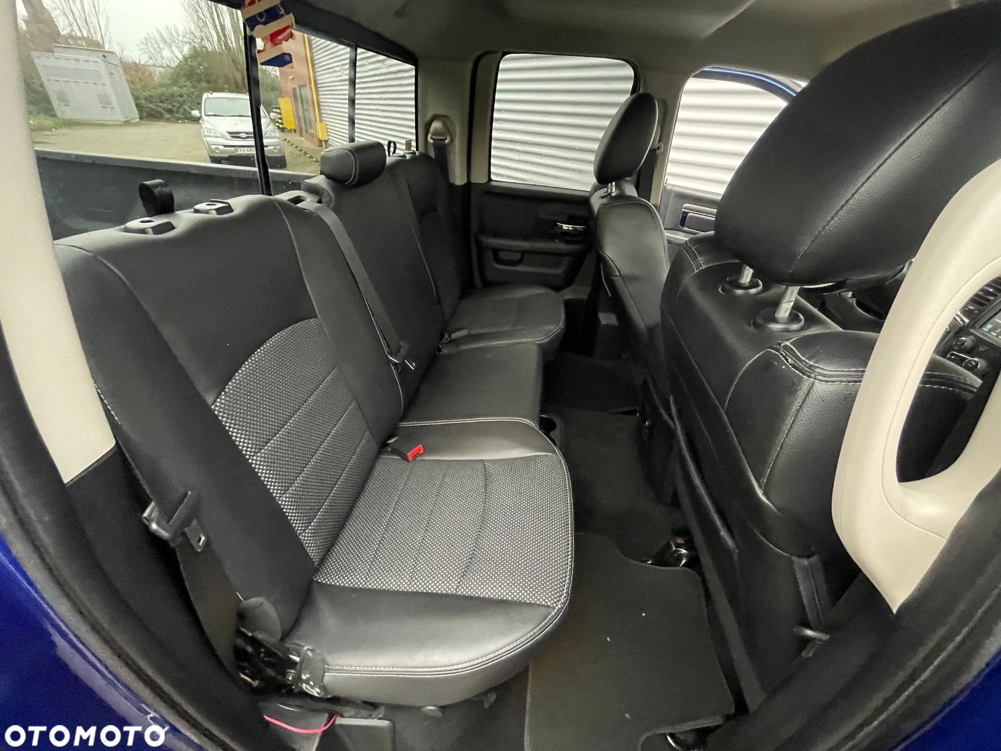 Dodge RAM 1500 5.7 4x4 - 14