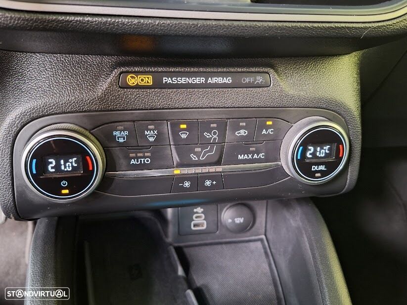 Ford Focus 1.0 EcoBoost MHEV Connected - 27