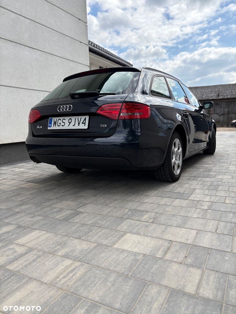 Audi A4 Avant - 4