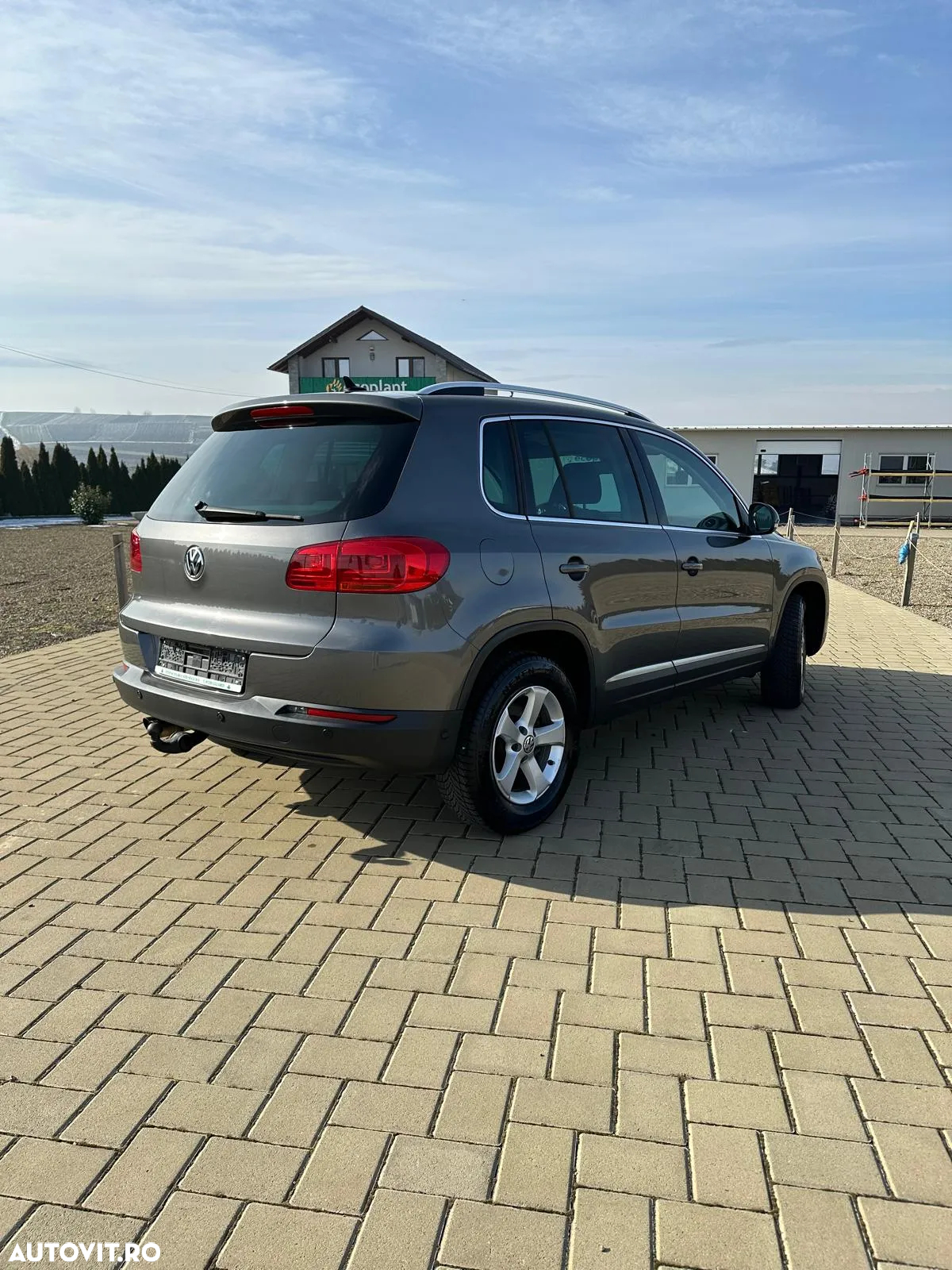 Volkswagen Tiguan 2.0 TDI 4Motion DSG Sport & Style - 9