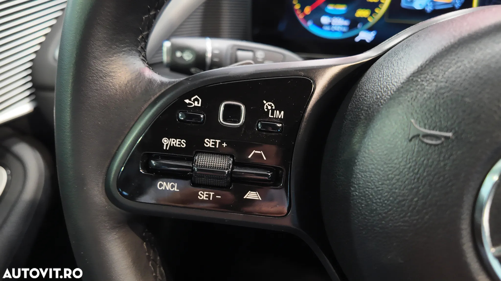 Mercedes-Benz EQC 400 4MATIC - 25