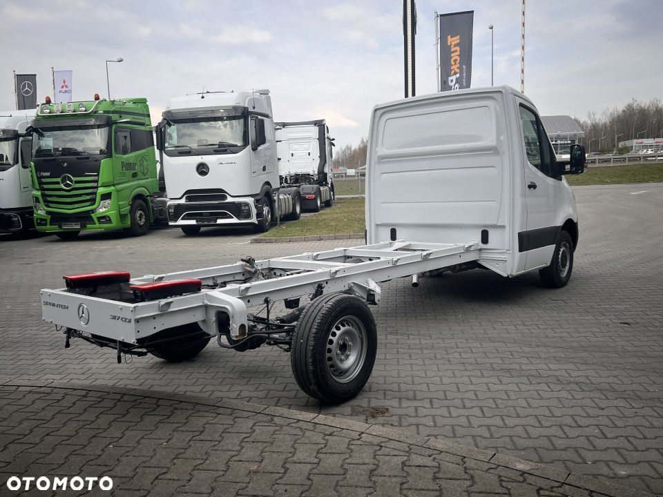 Nowy Mercedes-Benz Sprinter 2025 - 198 560,13 PLN, 1 km - Otomoto.pl