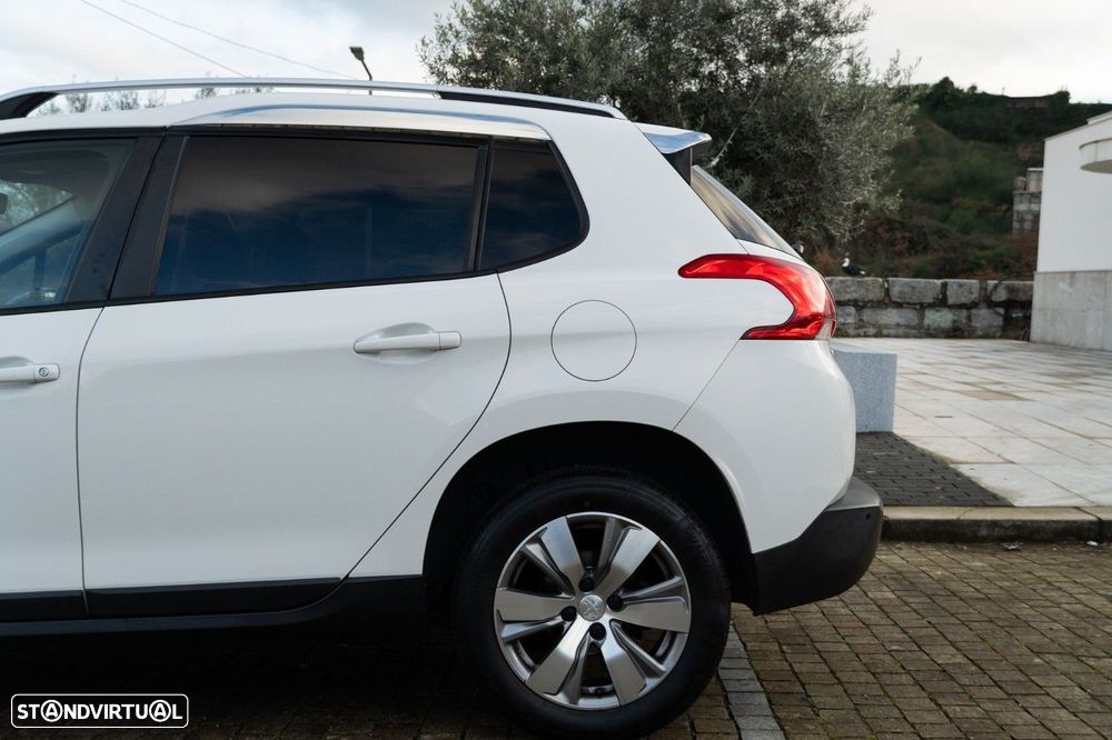 Peugeot 2008 1.2 PureTech Style - 27