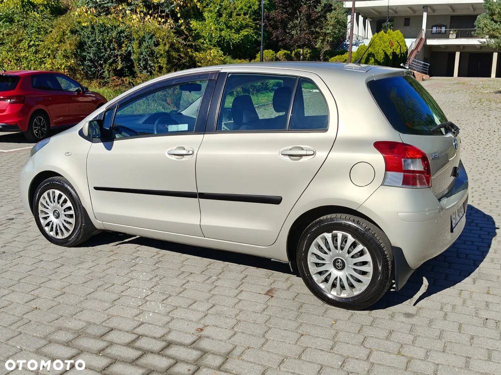 Toyota Yaris 1.33 Premium - 3