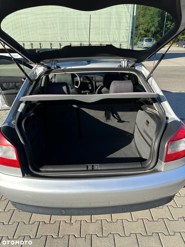 Audi A3 Sportback 1.6 Ambiente - 9