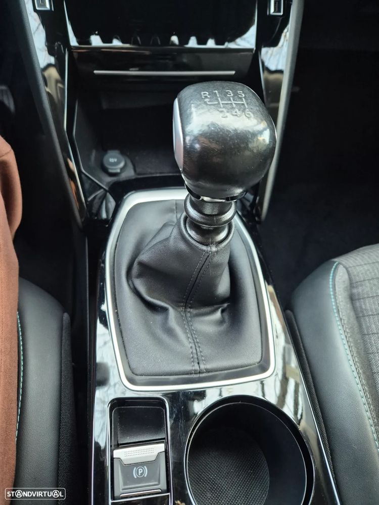 Peugeot 2008 1.5 BlueHDi Allure Pack - 15