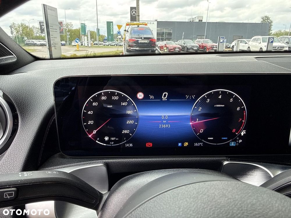 Mercedes-Benz GLB - 14