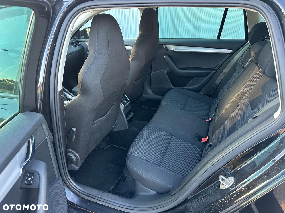 Skoda Octavia 1.6 TDI Ambition DSG - 19