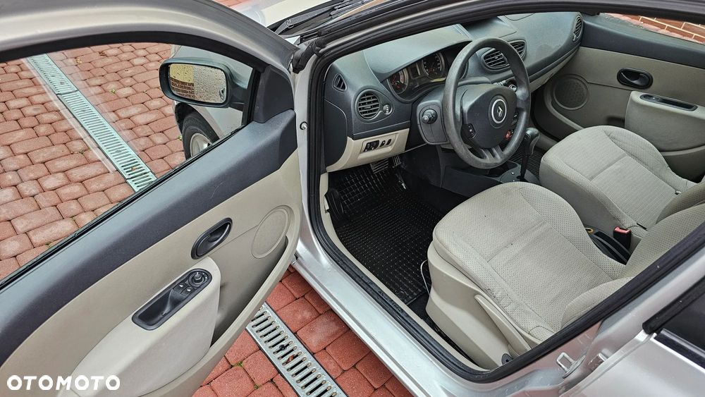 Renault Clio 1.6 Confort Privilege - 30