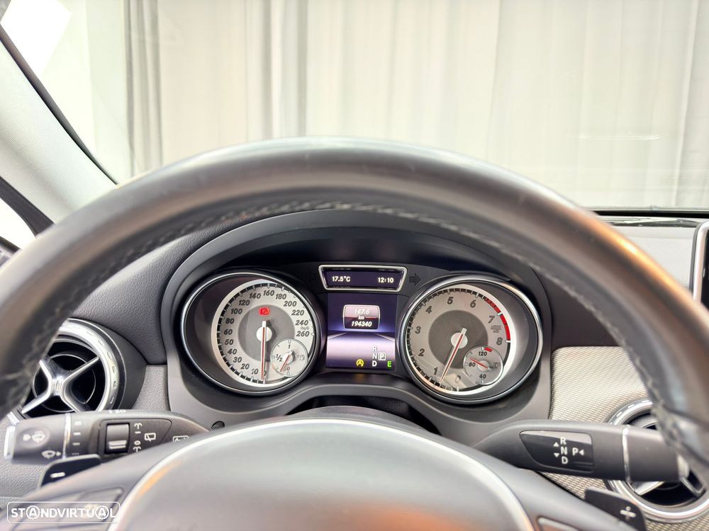 Mercedes-Benz GLA 200 7G-DCT Urban - 21