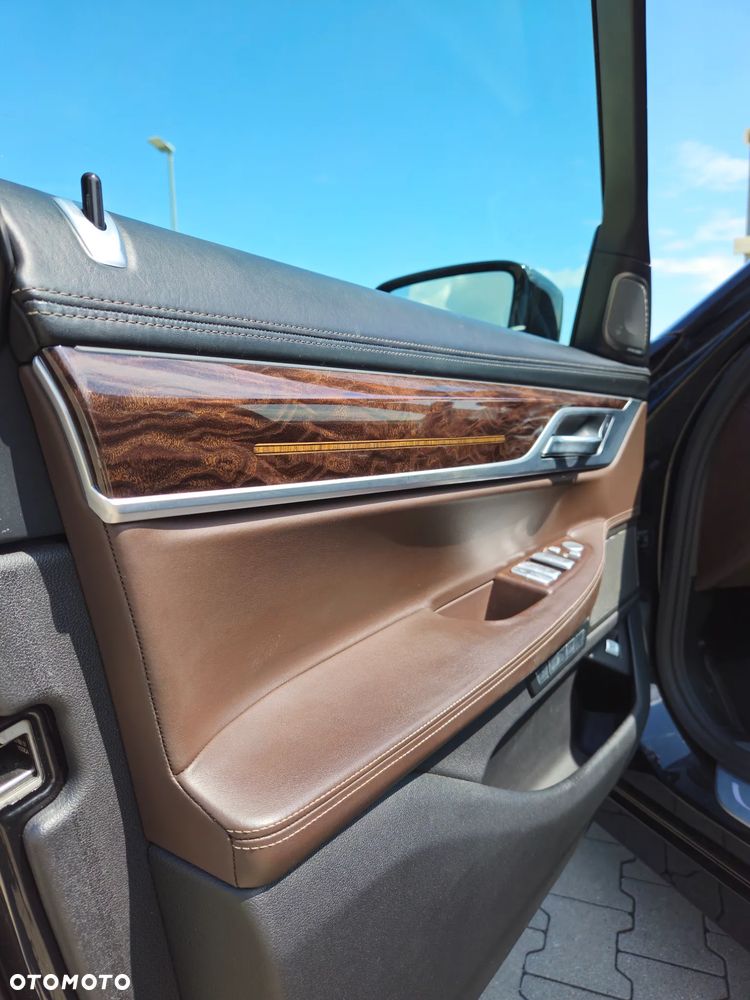 BMW Seria 7 750Li Edition Exclusive - 14
