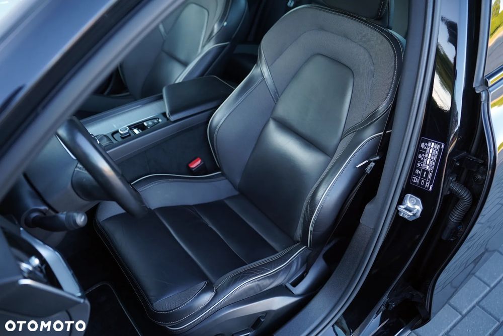 Volvo S60 T5 R-Design - 20