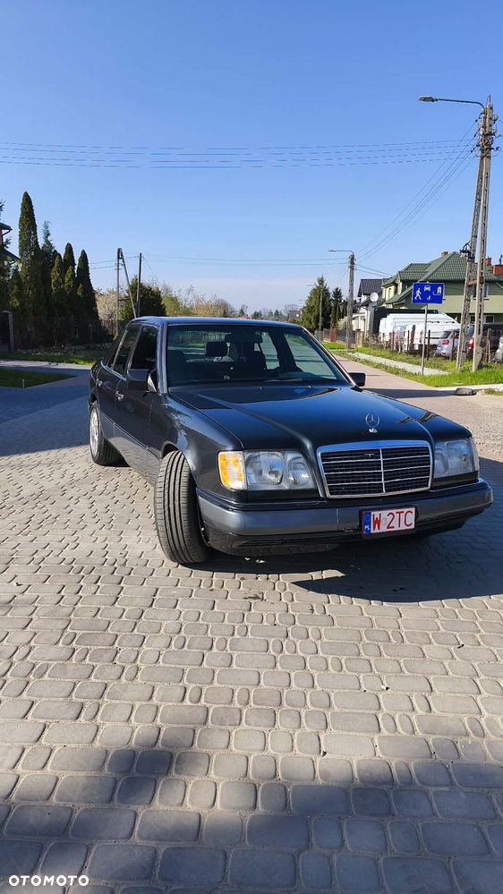 Mercedes-Benz W124 (1984-1993) ver-320-avantgarde - 4