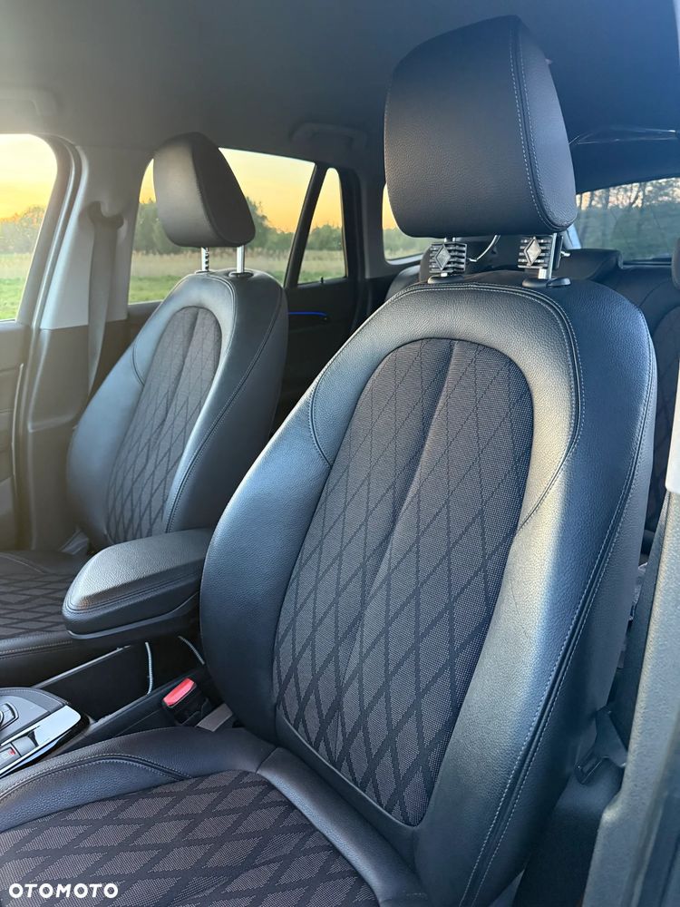 BMW X1 sDrive18i - 11