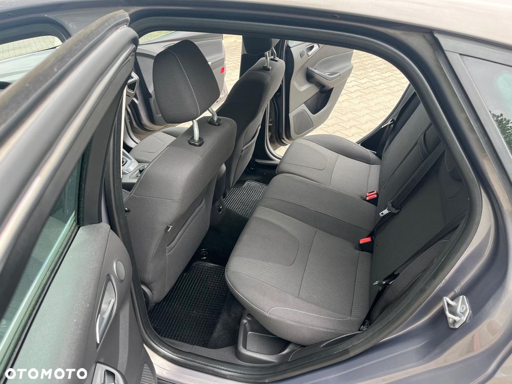 Ford Focus 1.6 TDCi DPF Titanium - 12