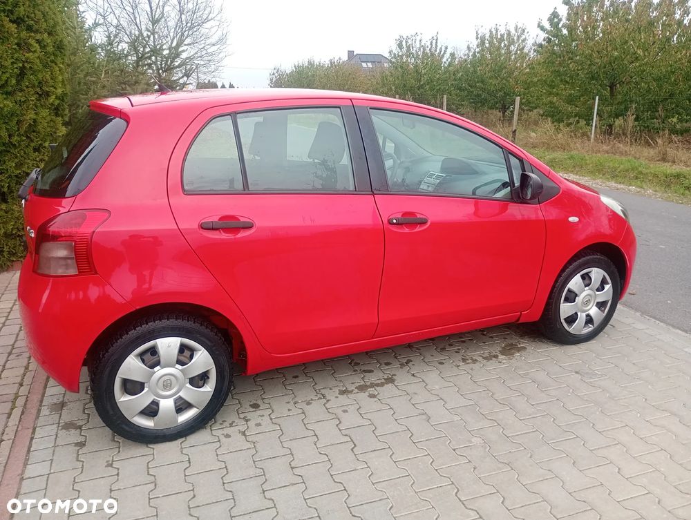 Toyota Yaris - 4