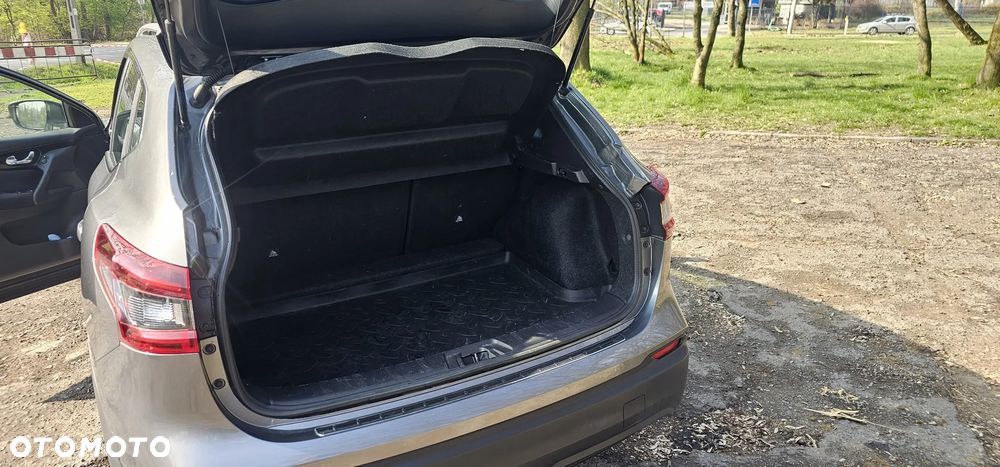 Nissan Qashqai 1.3 DIG-T N-Connecta DCT - 6