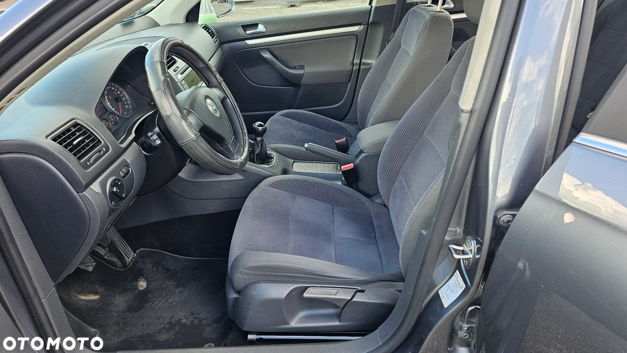 Volkswagen Jetta 1.9 TDI Comfortline - 11