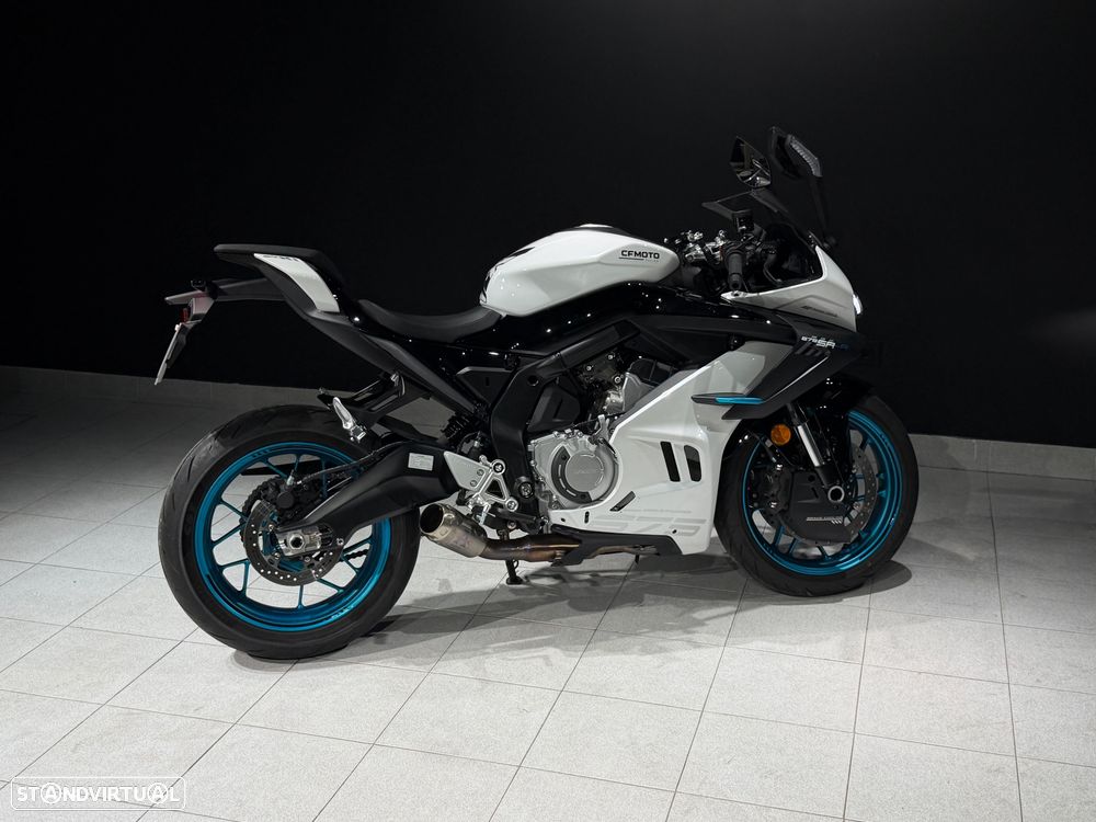 CF Moto 675SR-R - 20