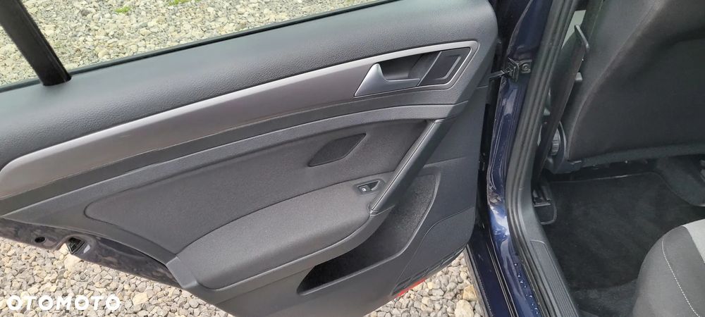 Volkswagen Golf 1.6 TDI BlueMotion Technology Trendline - 23