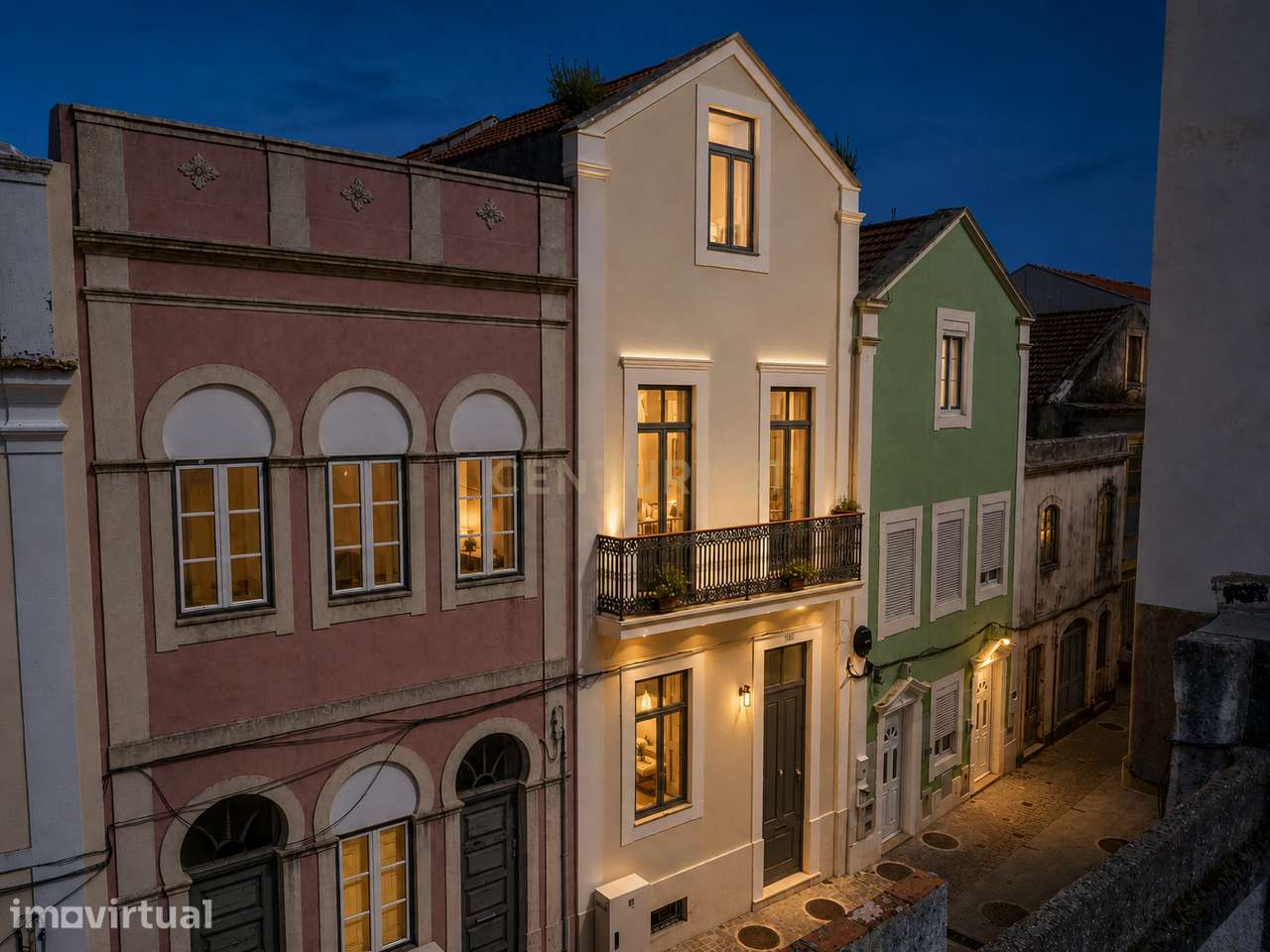 Edifício de 3 pisos com 8 divisões, cheio de caráter, história e poten - Grande imagem: 3/37