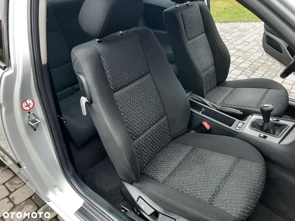 BMW Seria 3 316ti - 24