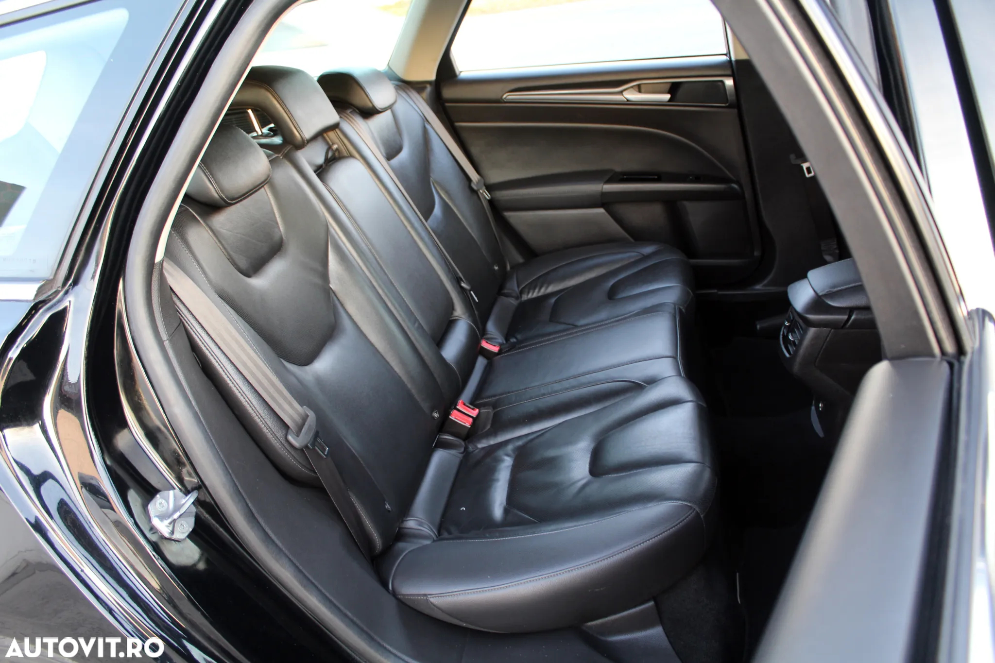 Ford Mondeo 2.0 HEV Titanium - 10