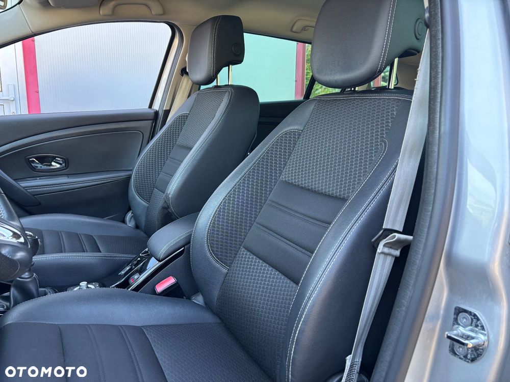 Renault Megane ENERGY TCe 130 BOSE EDITION - 17