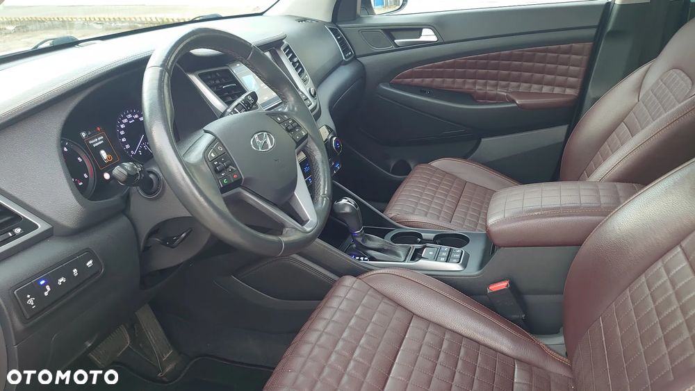 Hyundai Tucson 2.0 CRDI 4WD Automatik Premium - 27
