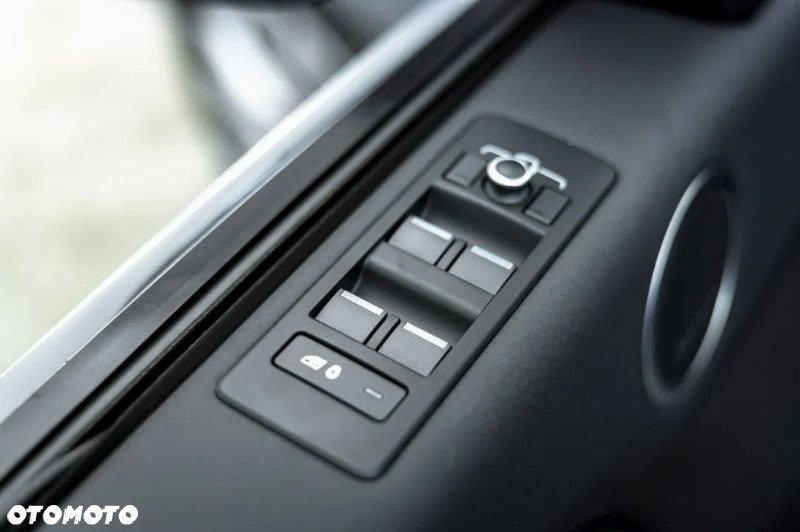 Land Rover Discovery - 22