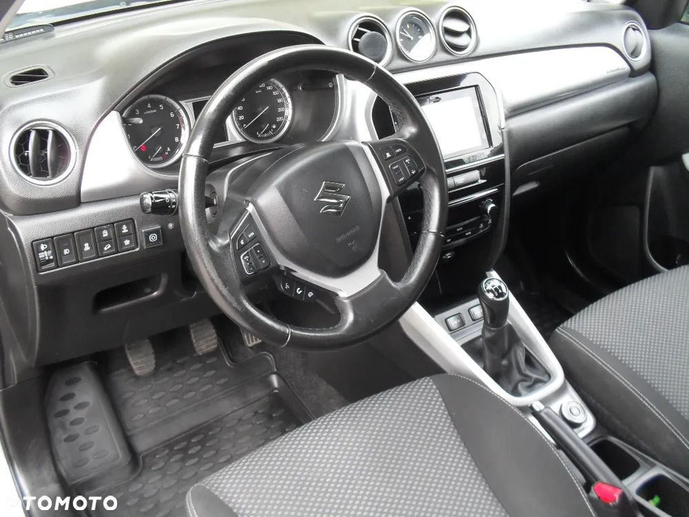 Suzuki Vitara 1.6 Comfort 4WD - 12