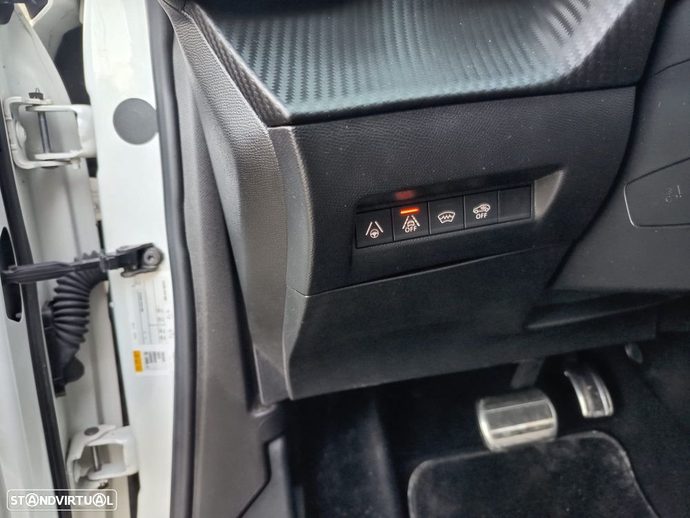 Peugeot e-2008 GT+ - 16