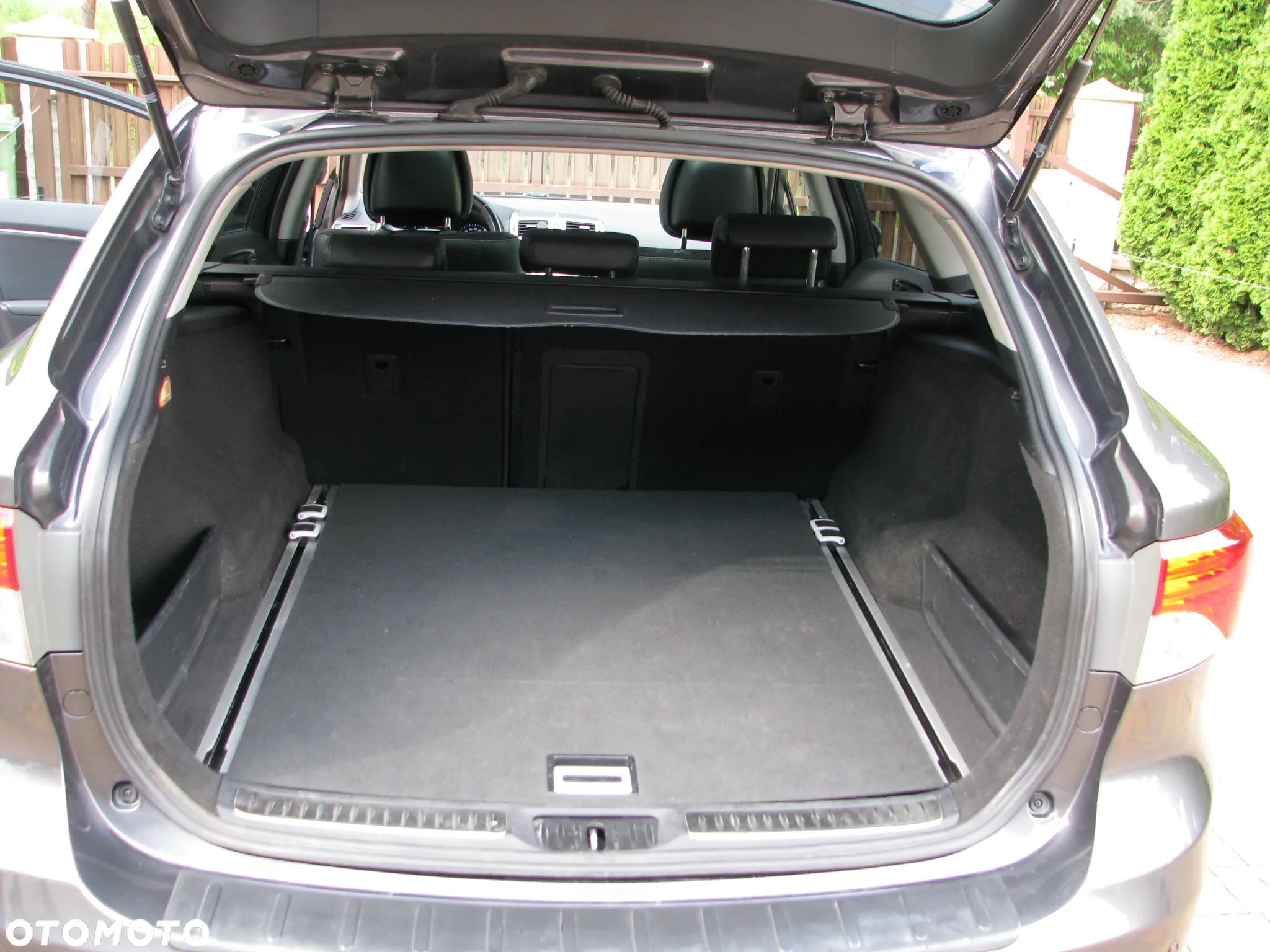 Toyota Avensis Combi 2.0 D-4D Executive - 24