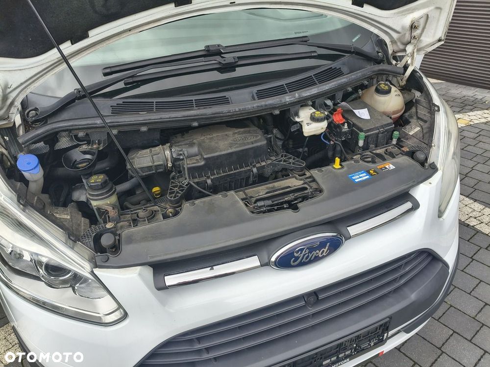 Ford Tourneo Custom - 36