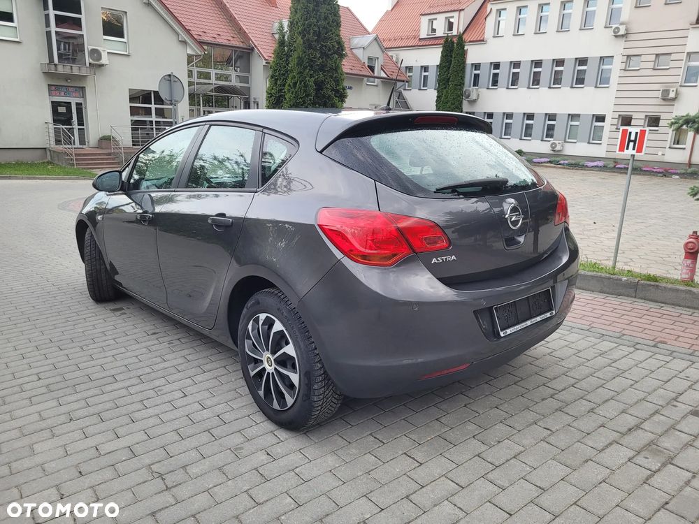 Opel Astra 1.6 Innovation - 14