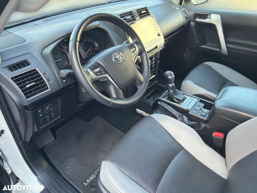 Toyota Land Cruiser - 14